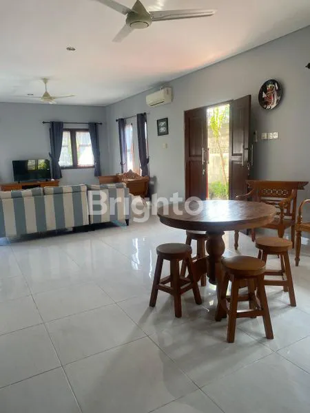 image VILLA LUAS 2 LANTAI 4 BEDROOM JIMBARAN BALI (8)