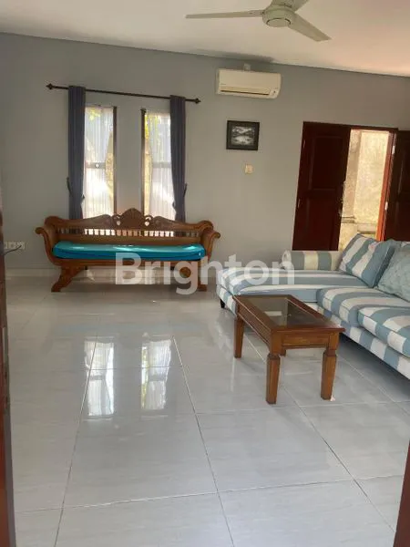 image VILLA LUAS 2 LANTAI 4 BEDROOM JIMBARAN BALI (6)