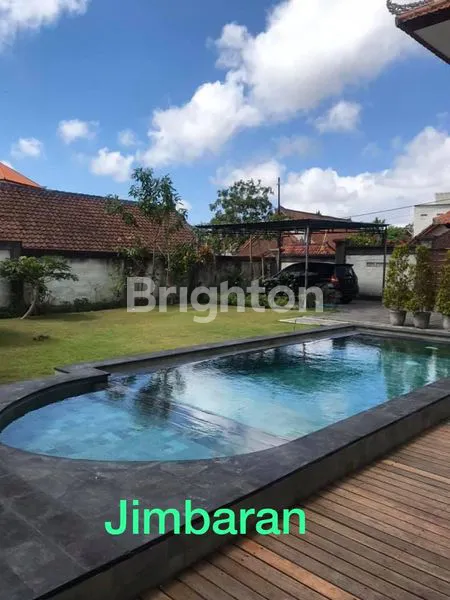 image VILLA LUAS 2 LANTAI 4 BEDROOM JIMBARAN BALI (3)