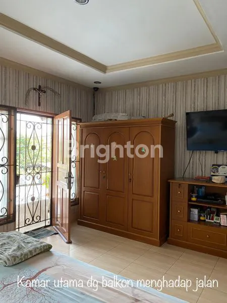 image RUMAH 3 LANTAI DENGAN LOKASI STRATEGIS DI TAMAN PALEM LESTARI,JAKARTA BARAT, COCOK UNTUK HUNIAN KELUARGA MAUPUN INVESTASI! (8)