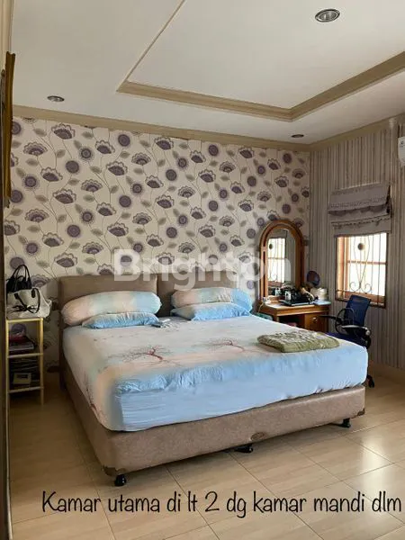 image RUMAH 3 LANTAI DENGAN LOKASI STRATEGIS DI TAMAN PALEM LESTARI,JAKARTA BARAT, COCOK UNTUK HUNIAN KELUARGA MAUPUN INVESTASI! (7)
