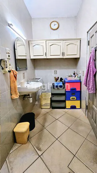 image RUMAH 2 LANTAI STRATEGIS BEBAS BANJIR COCOK UNTUK HUNIAN NYAMAN ATAU KOS-KOSAN DI GROGOL JAKARTA BARAT (3)