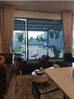 image RUMAH FULL FURNISH MEWAH DIAREA STRATEGIS DEKAT PUSAT PERKANTORAN BSD SERPONG (8)