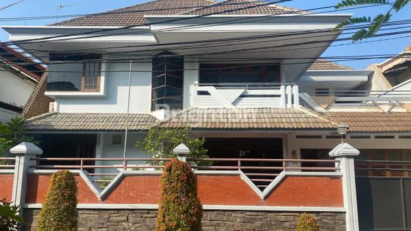 image RUMAH MEWAH 2 LANTAI (1)