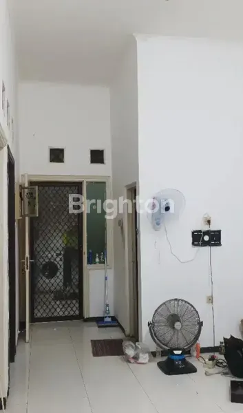 image RUMAH TERAWAT SIAP HUNI WIGUNA DEKAT UPN DAN MERR (3)