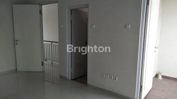 image RUMAH 2 LANTAI SIAP HUNI DI KELAPA GADING DI SEWAKAN (7)