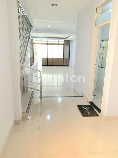 image RUKO 4 LANTAI PREMIUM (SUDAH DI UPGRADE) DEKAT UNLA (5)