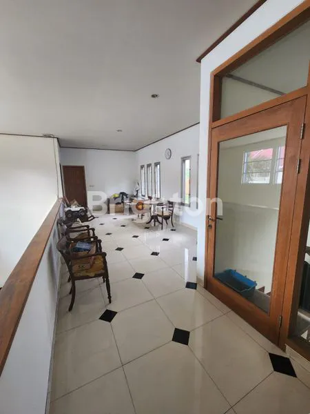 image RUMAH 2 KAVLING 2 LANTAI BAGUS RAPI TERAWAT NYAMAN AMAN ONE GATE SYSTEM  STRATEGIS PURI INDAH JAKARTA BARAT (3)