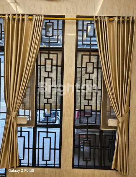 image RUMAH MEWAH 4 LANTAI DENGAN INTERIOR ELEGAN DI EAST PROTOFINO VILLAGIO, CITRA RAYA TANGERANG (3)