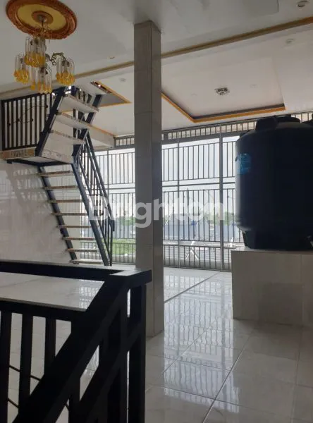 image RUMAH MEWAH 4 LANTAI DENGAN INTERIOR ELEGAN DI EAST PROTOFINO VILLAGIO, CITRA RAYA TANGERANG (5)