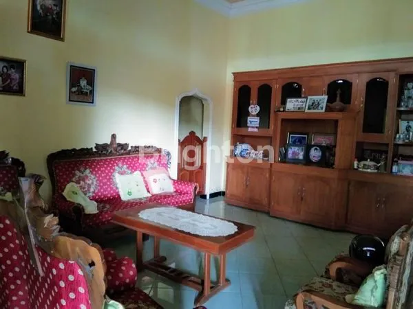 image RUMAH STRATEGIS DEKAT KAWASAN INDUSTRI GATOT SUBROTO DAN PUSAT KOTA (4)