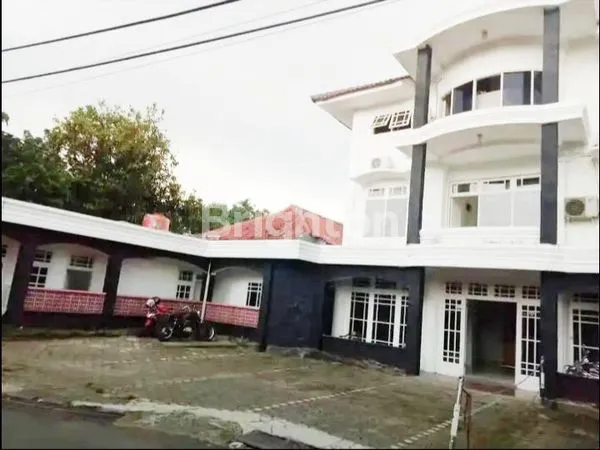 image GEDUNG HOTEL 3 LANTAI SOEKARNO HATTA BANDUNG (1)