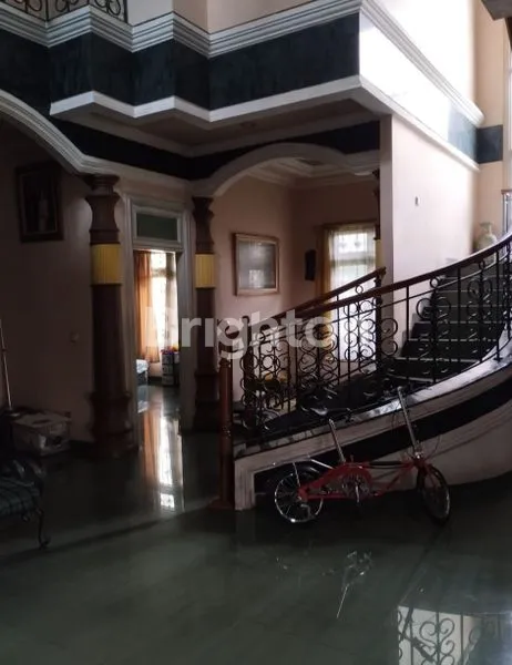 image JUAL RUMAH DI KEBON JERUK JAKARTA BARAT (5)