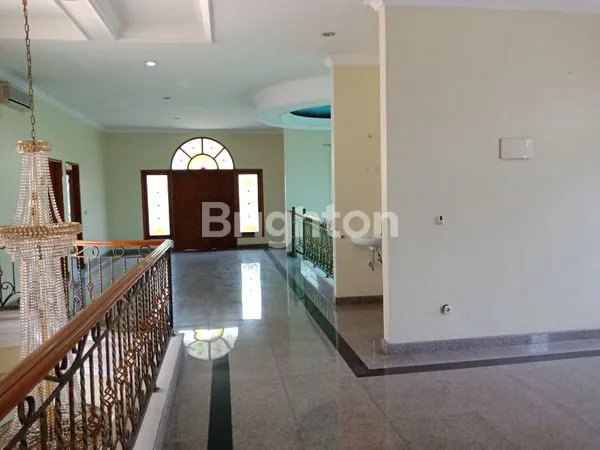 image RUMAH MEWAH DI JUAL DI PUSPITA LOKA, BSD (26)