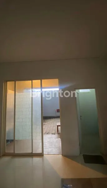 image RUMAH 2 LANTAI MINIMALIS SIAP HUNI (2)