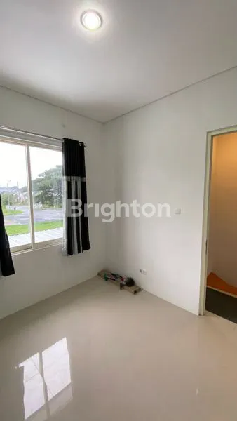 image RUMAH 2 LANTAI MINIMALIS SIAP HUNI (4)