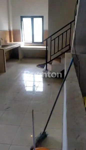 image RUKO 3 LANTAI STRATEGIS DI JALAN SUNGGAL - AREA BISNIS RAMAI (5)