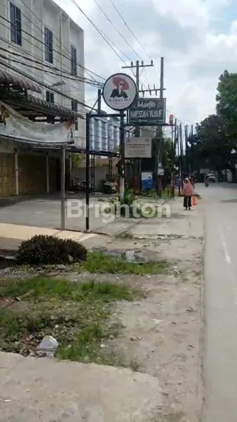 image RUKO 3 LANTAI STRATEGIS DI JALAN SUNGGAL - AREA BISNIS RAMAI (3)