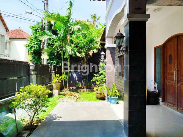 image RUMAH 1 LANTAI RUANG KELUARGA BESAR LINGKUNGAN TENANG KAWASAN PREMIUM DEKAT SANUR (2)
