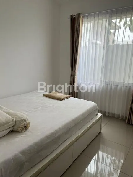 image RUMAH CANTIK 2 LANTAI HOOK FULL FURNISHED DI PIK 2 (3)