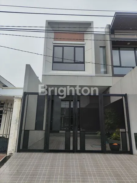 image RUMAH BARU GRESS MODERN NIRWANA EKSEKUTIF 2 LANTAI ROW 3 MOBIL DKT SUPERINDO MERR, BARUK, PURIMAS, AKSES TOL JUANDA, NGINDEN, TENGGILIS UBAYA, UPN IPH (1)