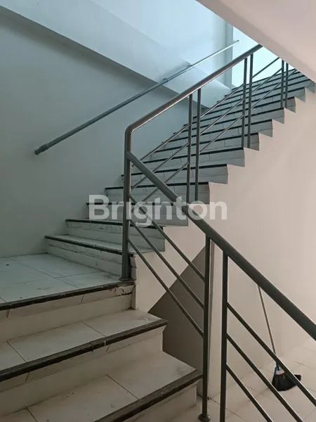 image RUKO TIGA LANTAI PIERE TENDEAN JUAL CANTIK (4)