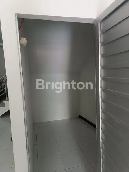 image RUKO TIGA LANTAI PIERE TENDEAN JUAL CANTIK (8)