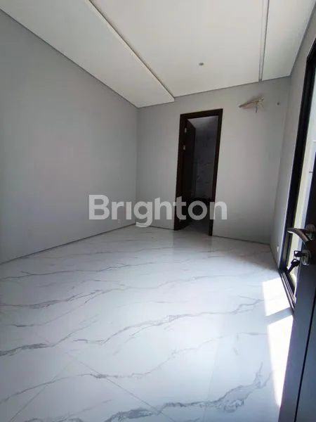 image JUAL RUMAH BARU WOODLAND CITRALAND SURABAYA (4)