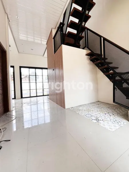 image RUMAH MINIMALIS MODERN 2 LANTAI PLUS SWIMMING POOL DI CISEENG BOGOR (3)