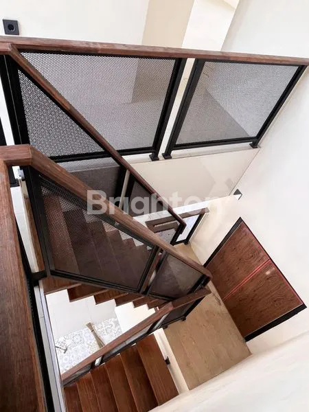 image RUMAH MINIMALIS MODERN 2 LANTAI PLUS SWIMMING POOL DI CISEENG BOGOR (7)