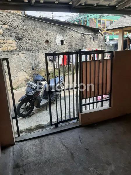 image RUMAH STRATEGIS DI TAMAN MINI (1)