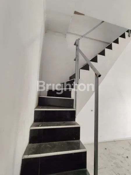 image RUMAH BARU 2 LANTAI SIAP HUNI MEDAYU SURABAYA TIMUR (3)