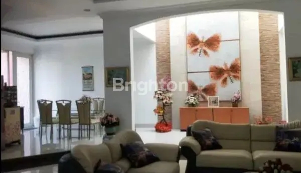 image JUAL CEPAT RUMAH MEWAH 3 LANTAI DI GREEN VILLE JAKARTA BARAT (5)