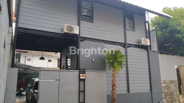 image DIJUAL TURUN HARGA RUMAH 2 KAVLING DENGAN SWIMMING POOL DI TAMAN LAGUNA CIBUBUR (3)