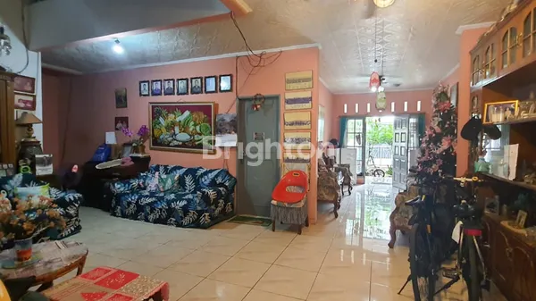 image DIJUAL TURUN HARGA RUMAH 2 KAVLING DENGAN SWIMMING POOL DI TAMAN LAGUNA CIBUBUR (4)