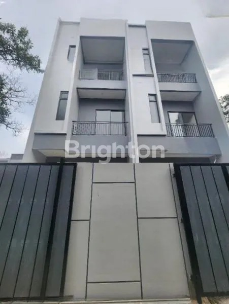 image DIJUAL RUMAH BARU 3 LANTAI BRAND NEW DI CITRA 2 EXT (1)