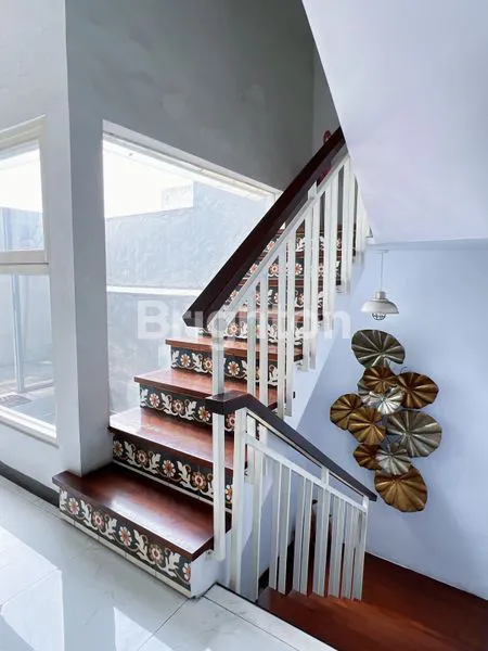 image RUMAH MINIMALIS MEWAH 2 LANTAI GRIYA BABATAN MUKTI (WIYUNG) (4)