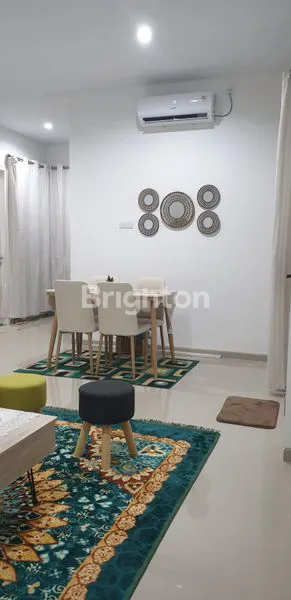 image RUMAH CANTIK ASRI POSISI HOOK DEKAT PUSAT KOTA DI BEVERLY GREEN (8)