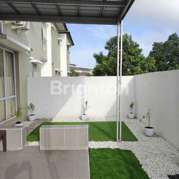 image RUMAH CANTIK ASRI POSISI HOOK DEKAT PUSAT KOTA DI BEVERLY GREEN (7)