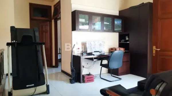 image 2 LANTAI TERAWAT FURNISH DKT SUTOREJO PRIMA INDAH,WISMA PERMAI BARAT,MANYAR KERTOARJO,MANYAR KERTOADI,DHARMAHUSADA MAS,DHARMAHUSADA INDAH,BABATAN PANTAI UTARA,WISMA MUKTI,KLAMPIS ANOM,KLAMPIS INDAH,KERTAJAYA INDAH TIMUR,SAN DIEGO,SAN ANTONIO,LONG BEACH (5)