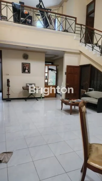 image 2 LANTAI TERAWAT FURNISH DKT SUTOREJO PRIMA INDAH,WISMA PERMAI BARAT,MANYAR KERTOARJO,MANYAR KERTOADI,DHARMAHUSADA MAS,DHARMAHUSADA INDAH,BABATAN PANTAI UTARA,WISMA MUKTI,KLAMPIS ANOM,KLAMPIS INDAH,KERTAJAYA INDAH TIMUR,SAN DIEGO,SAN ANTONIO,LONG BEACH (3)