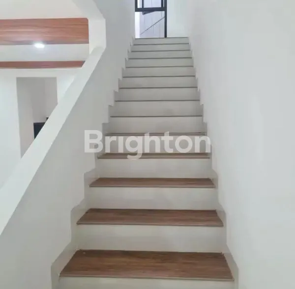 image RUMAH SIAP HUNI 2 LANTAI - CLUSTER PARIGI (7)