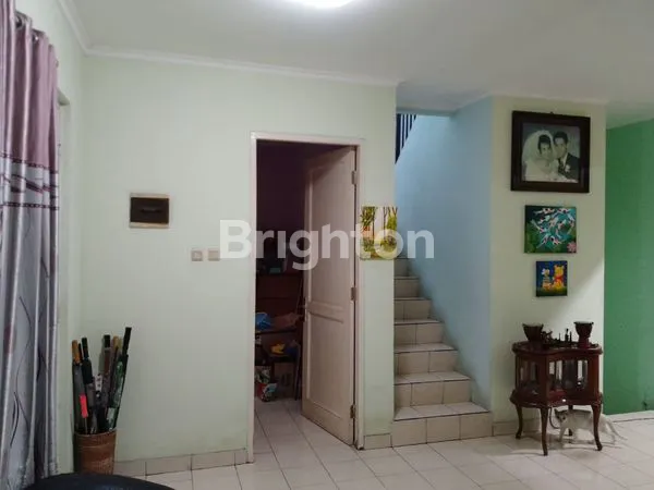 image RUMAH 2 LT MONTREAL KOTA WISATA CIBUBUR (6)