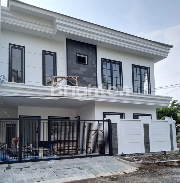 image FOR SALE RUMAH NEW AMERICAN STYLE @JEMURSARI DEKAT DENGAN RAYA JEMURSARI DAN RAYA JEMURHANDAYANI (3)