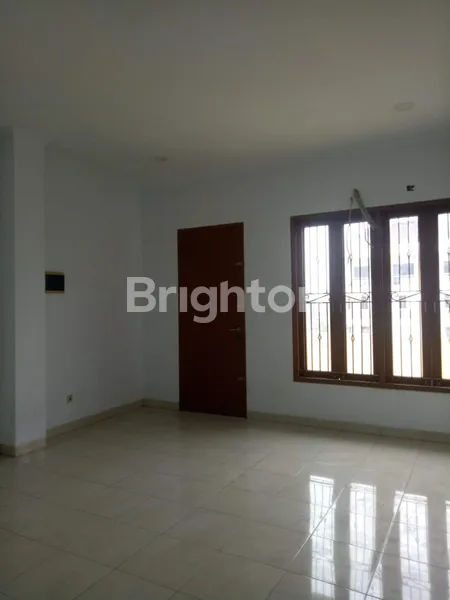 image RUKO 4½ LANTAI DI DAERAH PERNIAGAAN, JAKARTA KOTA. (2)