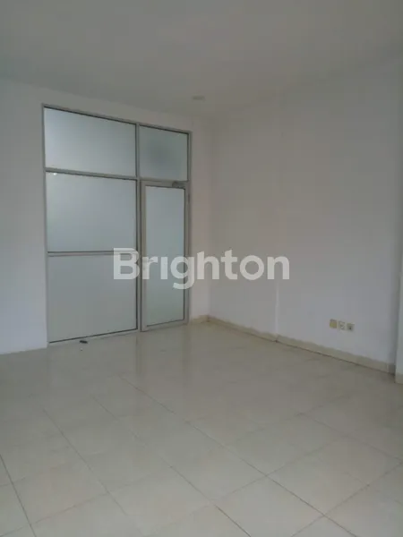 image RUKO 4½ LANTAI DI DAERAH PERNIAGAAN, JAKARTA KOTA. (3)