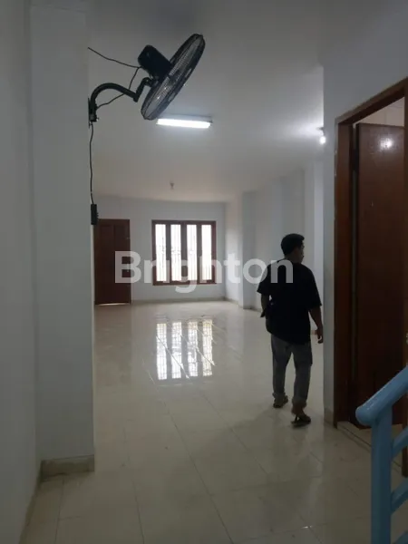 image RUKO 4½ LANTAI DI DAERAH PERNIAGAAN, JAKARTA KOTA. (8)