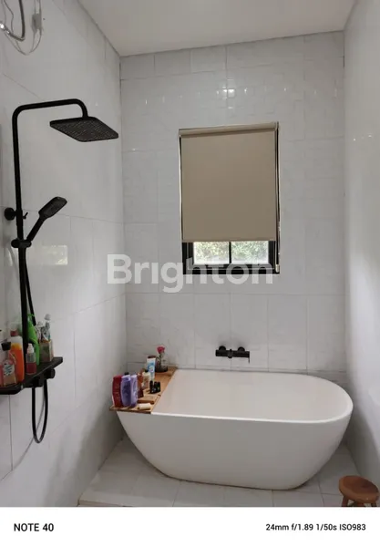 image RUMAH 3 LANTAI FULL FURNISHED DENGAN ROOFTOP DI NEO CATALONIA BSD (8)