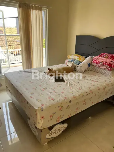 image RUMAH BABATAN PRATAMA 2 LANTAI SIAP HUNI (8)