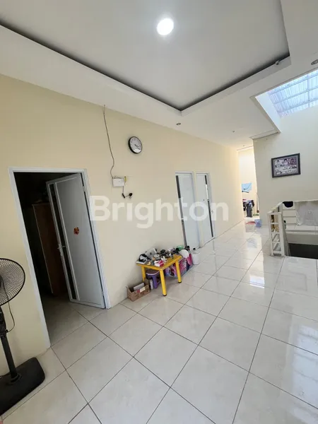 image RUMAH BABATAN PRATAMA 2 LANTAI SIAP HUNI (4)